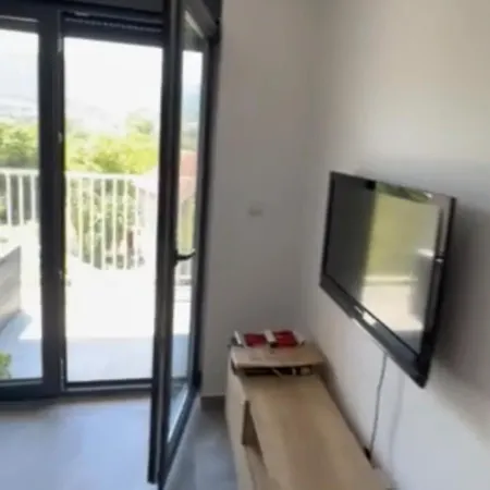 Sa Pogledom Na Ozren *