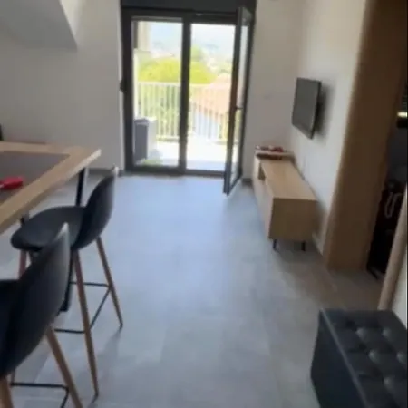 아파트 Sa Pogledom Na Ozren 소코 반자