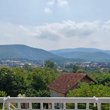 Sa Pogledom Na Ozren 아파트 소코 반자