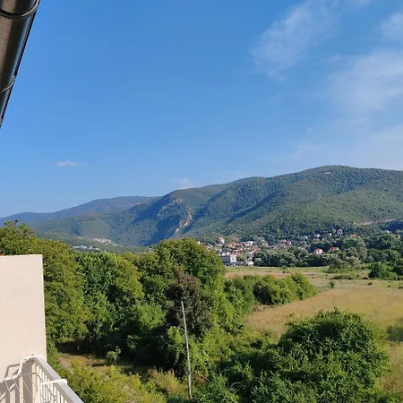 Sa Pogledom Na Ozren 아파트 소코 반자